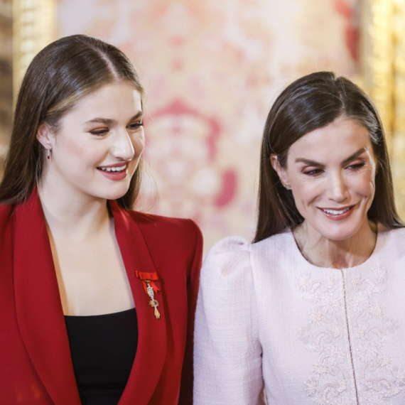 Španska kraljica uvek u trendu: Pravi primer ženstvenog načina odevanja FOTO