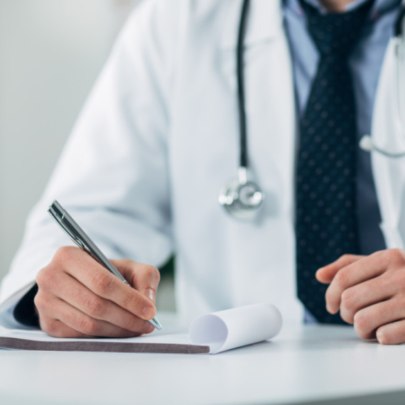 Britanski lekar otkrio koju namirnicu jede svaki dan: Čuva srce i topi loš holesterol