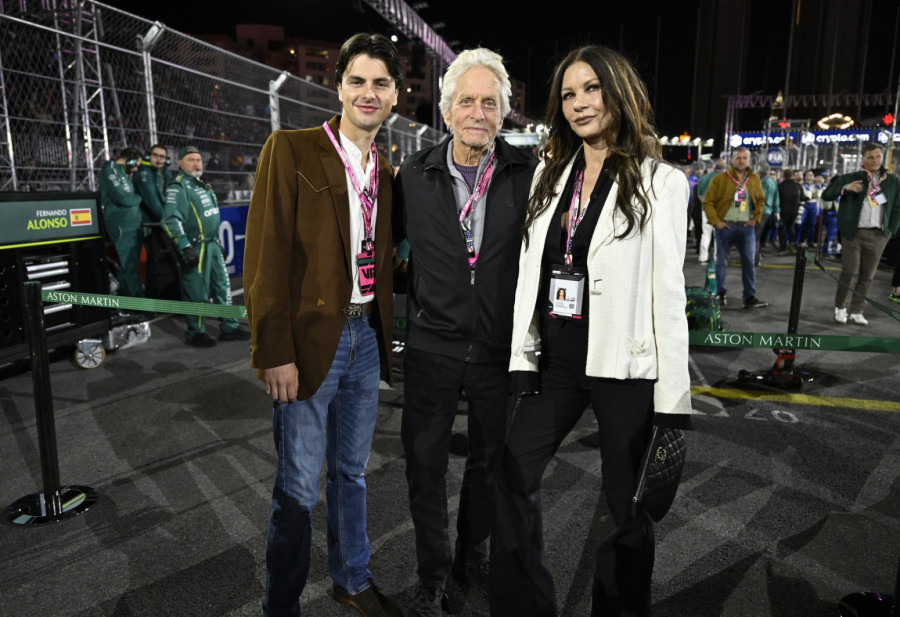 Na prvi pogled – obična: Modna pobednica Formule 1 nikad mlađe i zanosnije nije izgledala FOTO