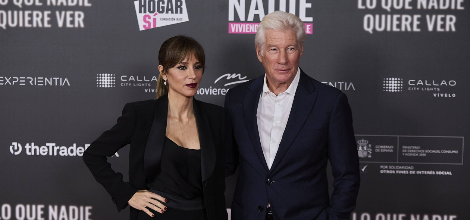 Kada je tu 34 godine mlađa lepotica – niko nije srećniji od njega FOTO