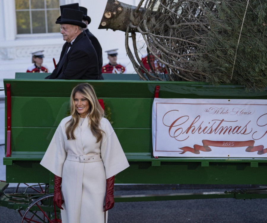 Melanija Tramp počela s dekoracijom Bele kuće: Odevena po poslednjoj modi, a cipele – savršene VIDEO/FOTO
