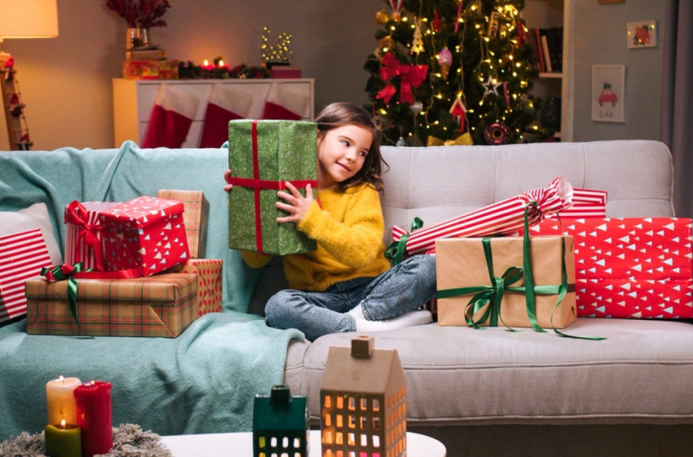 Ovih 5 poklona nikako ne kupujte deci za Novu godinu VIDEO