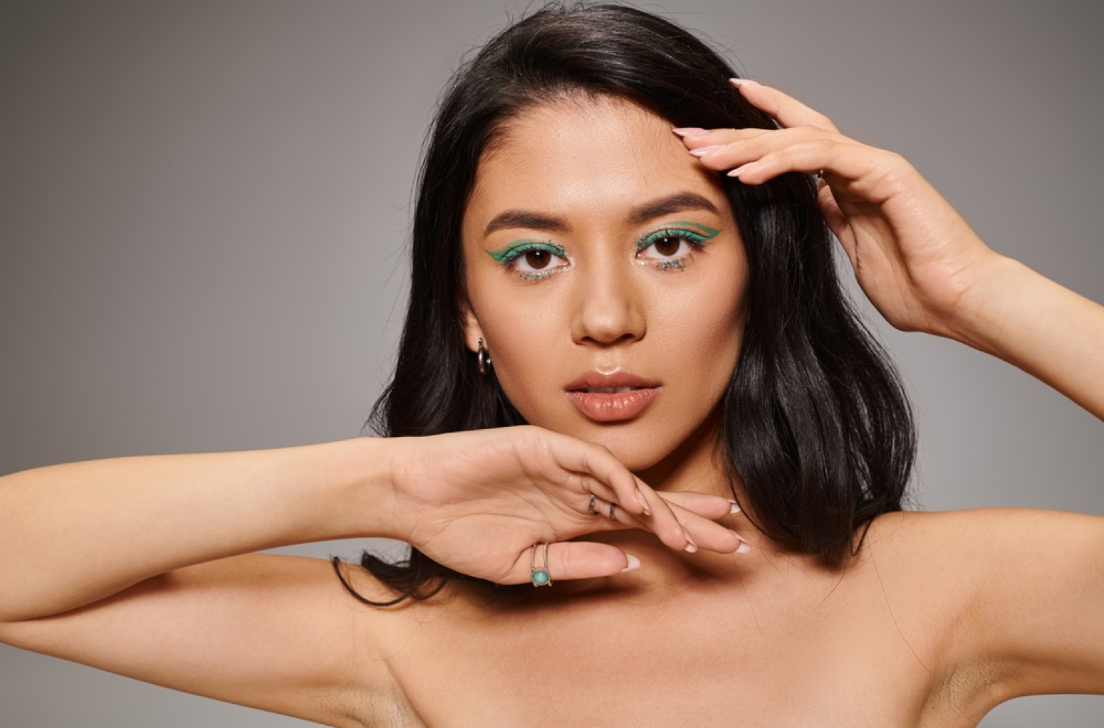 Najšik mejkap trend koji će biti sastavni deo svakog novogodišnjeg stajlinga FOTO/VIDEO