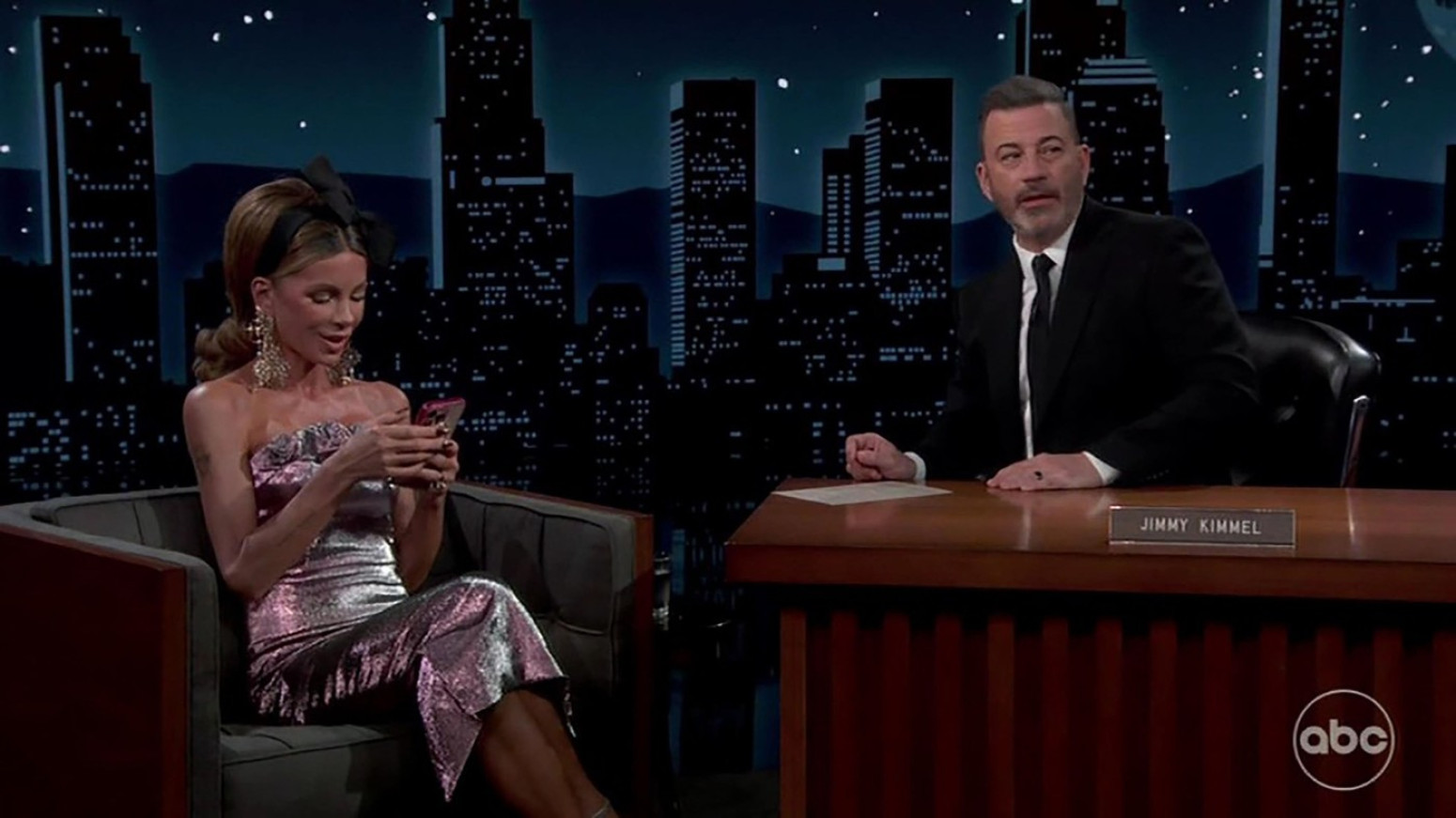 Ni seksi stajling joj nije pomogao kad je ispričala ovu bizarnu priču FOTO/VIDEO