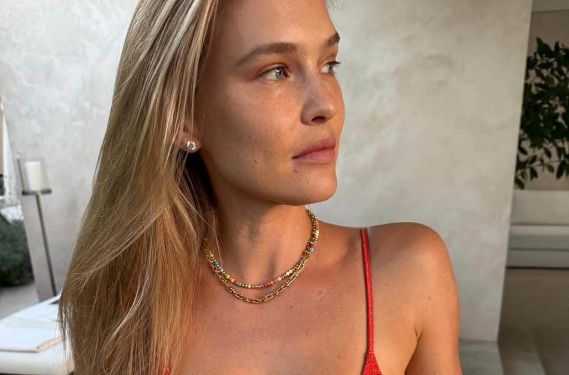 Zgodna, prirodna i lepa kao nekad: Slavna manekenka (40) u bikiniju izgleda brutalno FOTO