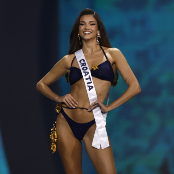 Vatrena Hrvatica ruši društvene mreže: Koliko fotki u bikiniju je previše? FOTO