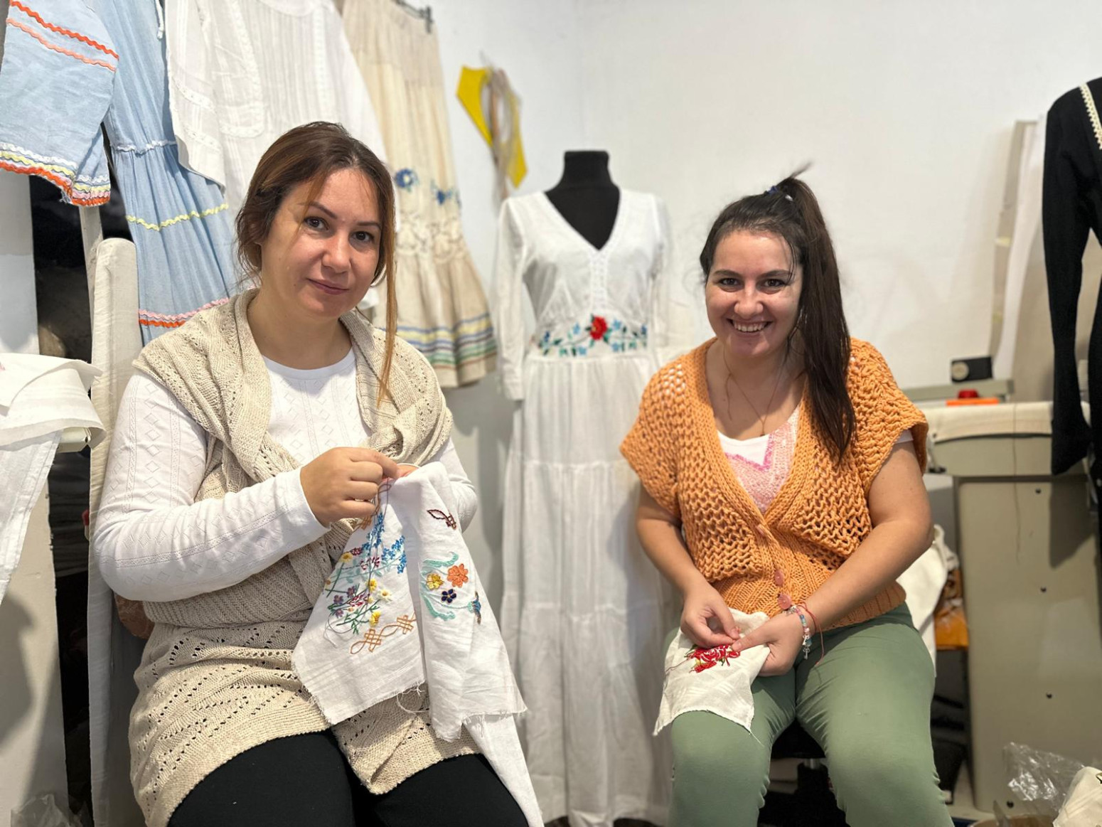 Ana i Maja oduševile Srbiju: Sestre čuvaju srpsku tradiciju i čuveni vez