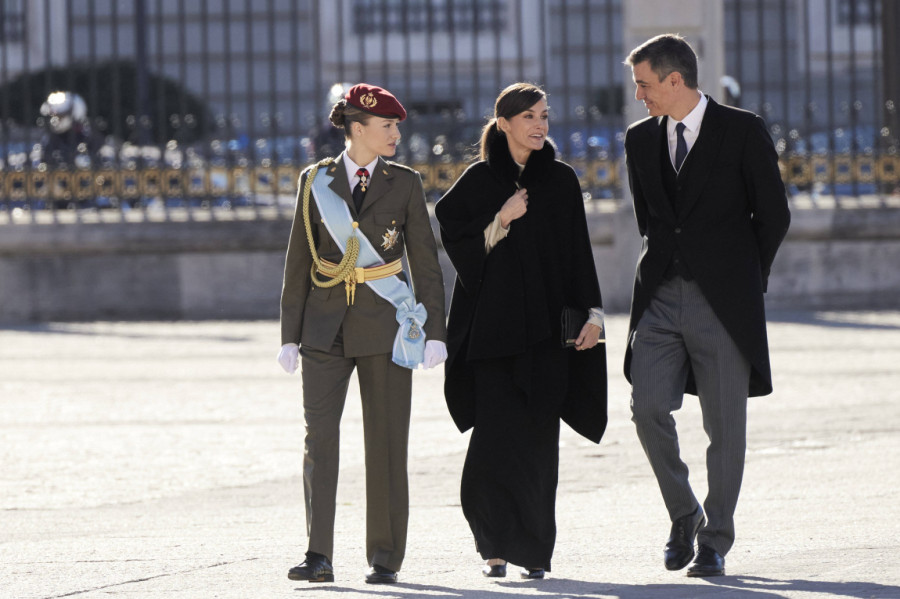 Kraljica Leticija ponovo pronađena savršena u najmodernijem recikliranom komadu FOTO