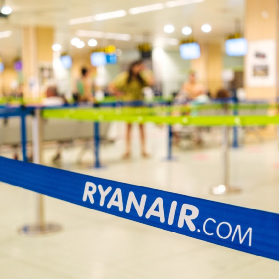 "Rajanerova rasprodaja sedišta za velike idiote": Rezervišite pre nego što Mask uzme jedno FOTO