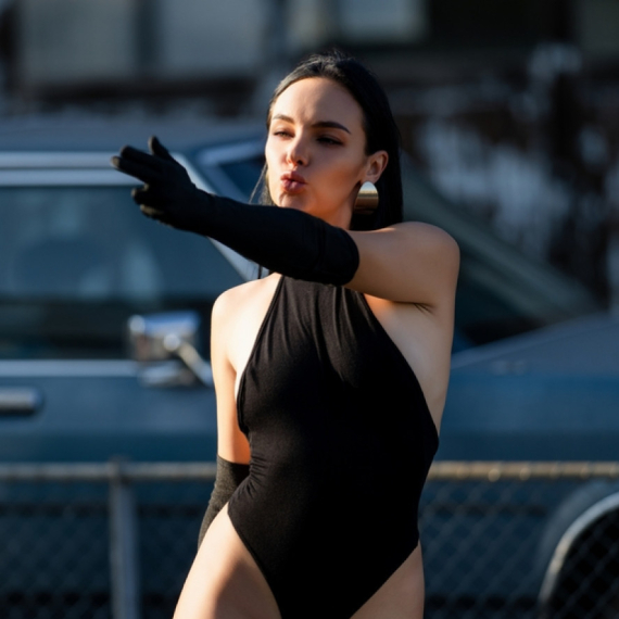 Stvari koje ženama više nisu važne: Brak i deca, nošenje grudnjaka – spisak je podugačak VIDEO