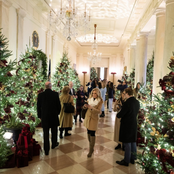 Tramp sugerisao Melaniji kako da okiti Belu kuću: "Dušo, neka budu..." FOTO