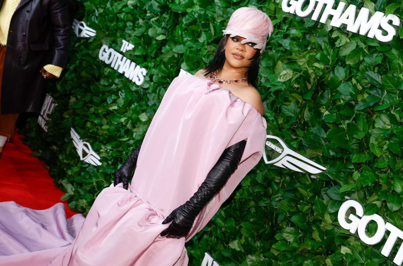 Kraljica neobičnih izdanja opet šokira: I ovo je haljina? FOTO