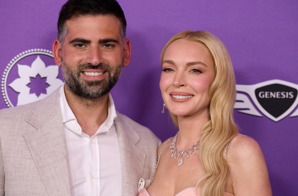 Ovo se retko viđa: "Plastična lepotica" sa mužem i sinom u izlasku FOTO