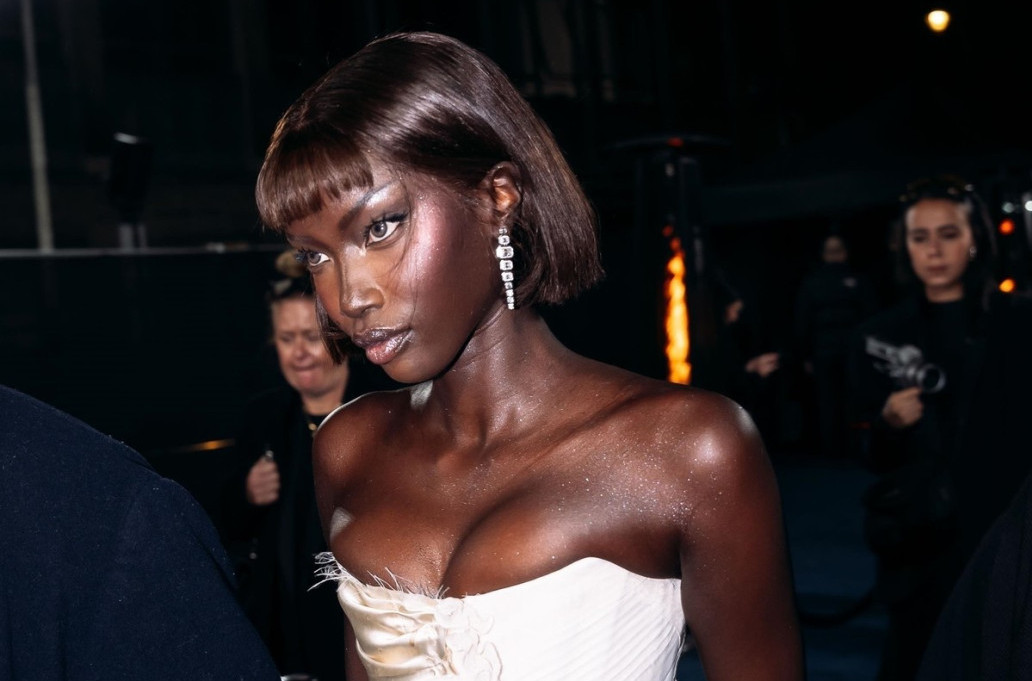 Ona je najlepša manekenka 2025. godine: "Živa lutka" pokorila modni svet, a nekad su je ismevali FOTO