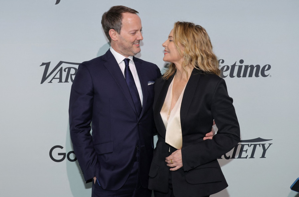 Kim Katral (69) u tajnosti stala na ludi kamen: Četvrta sreća sa 14 godina mlađim izabranikom FOTO