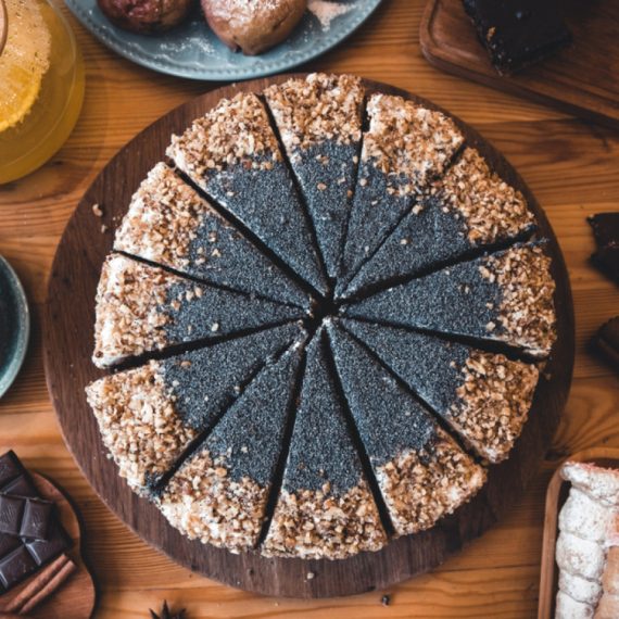 Najbrži posni kolač: Nekoliko sastojaka, 5 minuta vremena i poslastica je spremna