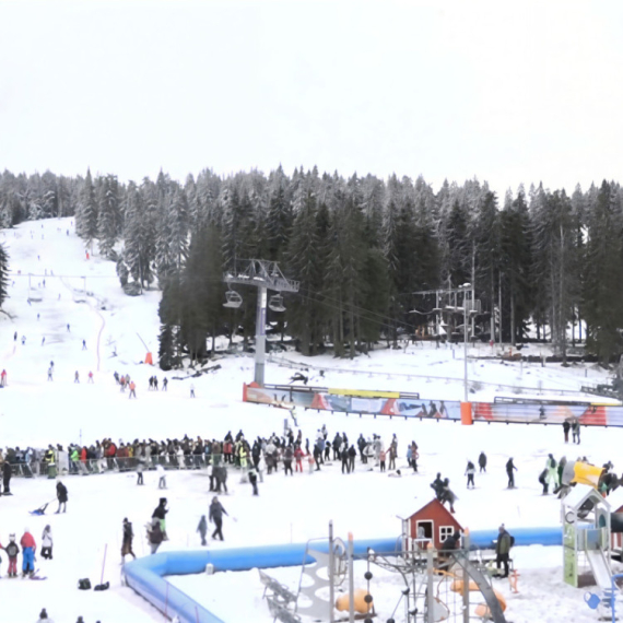 Skijaši napunili srpsku planinu: Oglasila se i Skijališta Srbije, ovo morate da znate FOTO