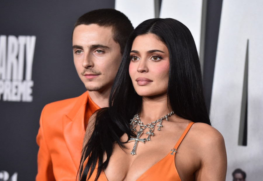 Kraljica lateksa ponovo se utegla i pokazala savršeno telo FOTO