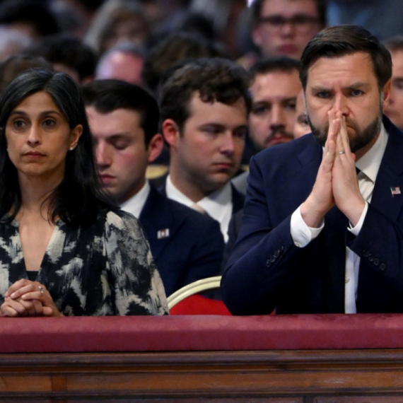 Širi se fotka na kojoj Džej Di Vens viče na suprugu, on se odmah oglasio FOTO