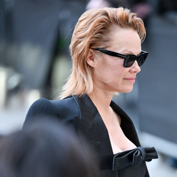 Pamela Anderson na naslovnici čuvenog magazina: Predstavila novi imidž, fanovi u šoku FOTO