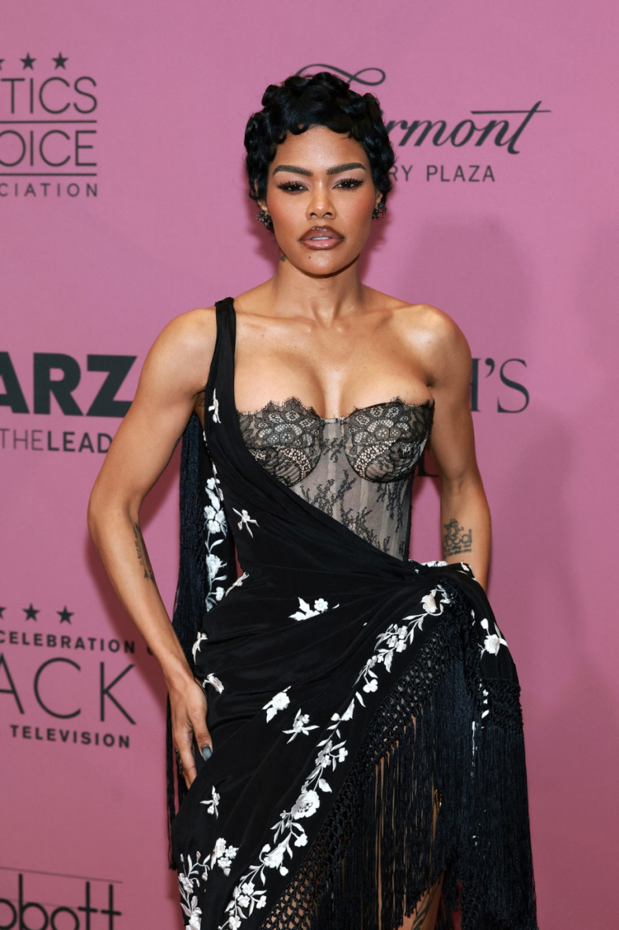 Ne skriva divlju stranu: Kad ona izbaci grudi – više ništa nije dovoljno važno FOTO