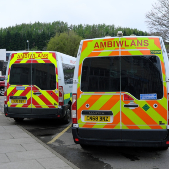 Kafić iz pakla: Pojeli nedeljni ručak, pa završili u hitnoj FOTO