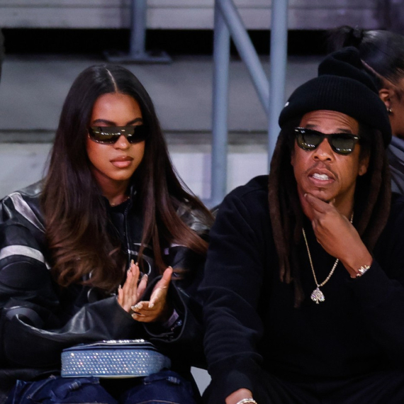 Blu Ajvi (13) na utakmici s tatom: Svi su u čudu zbog iste stvari FOTO