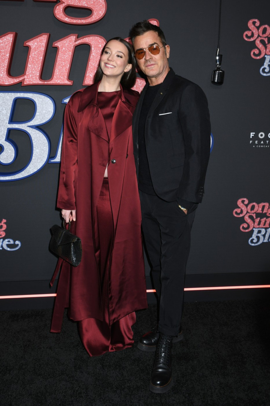 Bivši muž Dženifer Aniston prvi put u javnosti sa trudnom ženom FOTO