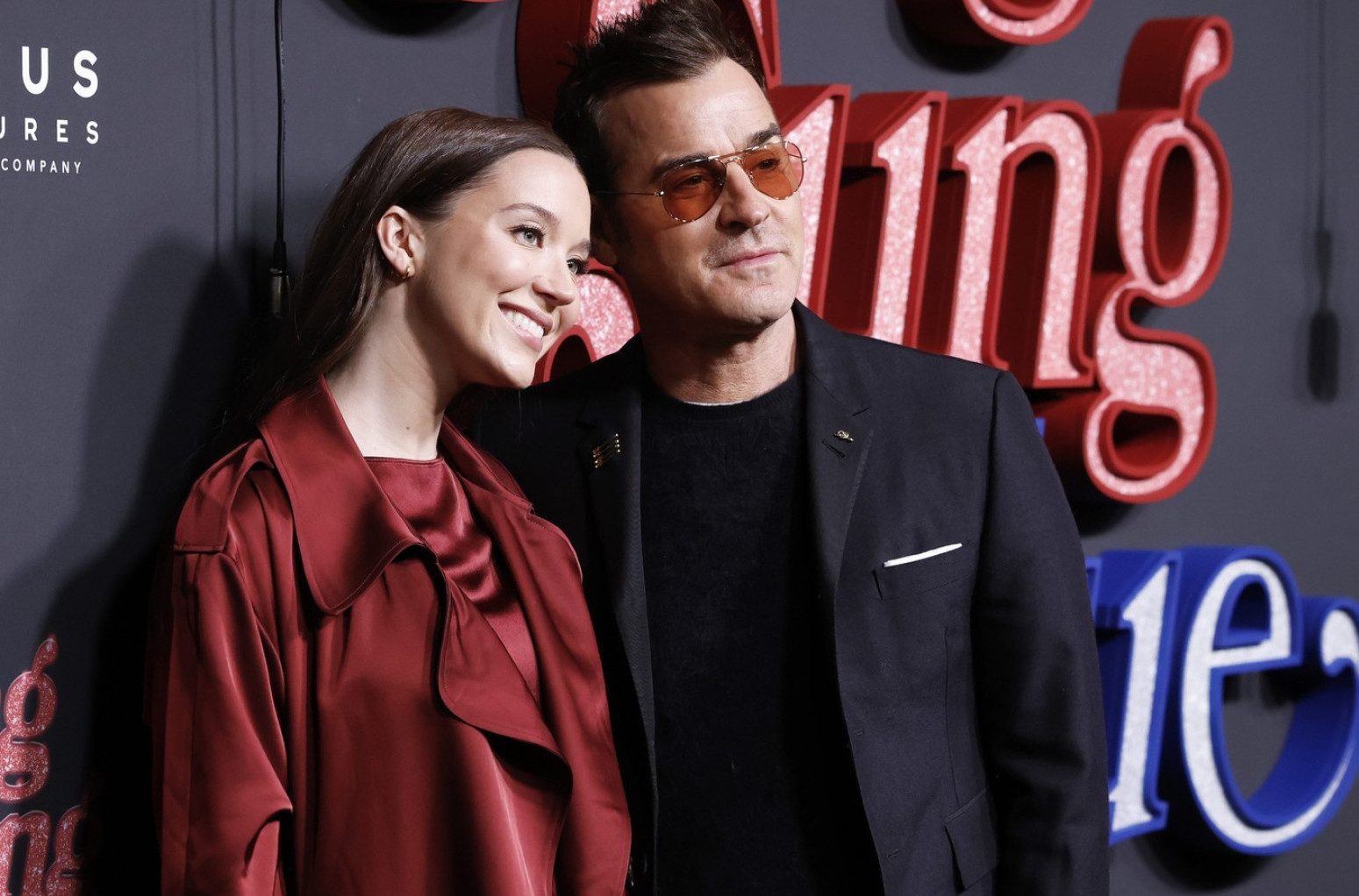 Bivši muž Dženifer Aniston prvi put u javnosti sa trudnom ženom FOTO