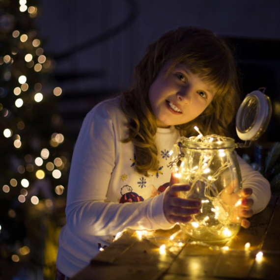Lampice nisu samo za jelku, uklopiće se i na ova tri mesta