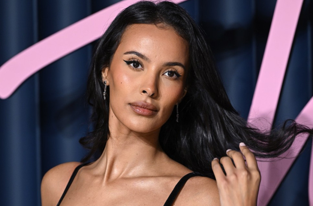 Seksi voditeljka opet zavodi: Jedan pogrešan korak može da izazove skandal FOTO