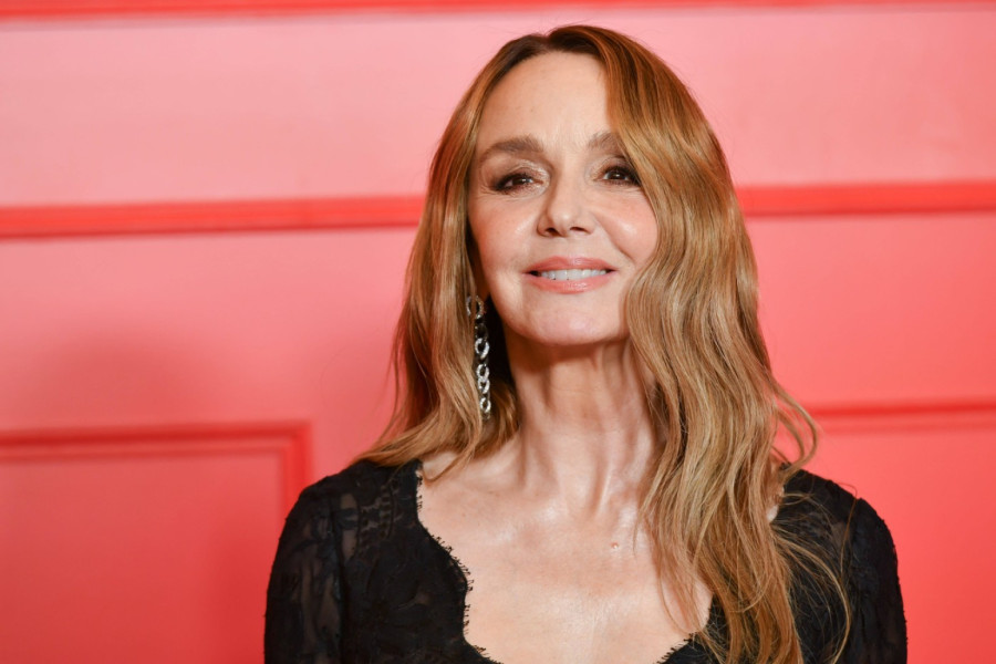 Zvezda serije Emili u Parizu zaludela izgledom: I ona ima 62 godine? FOTO