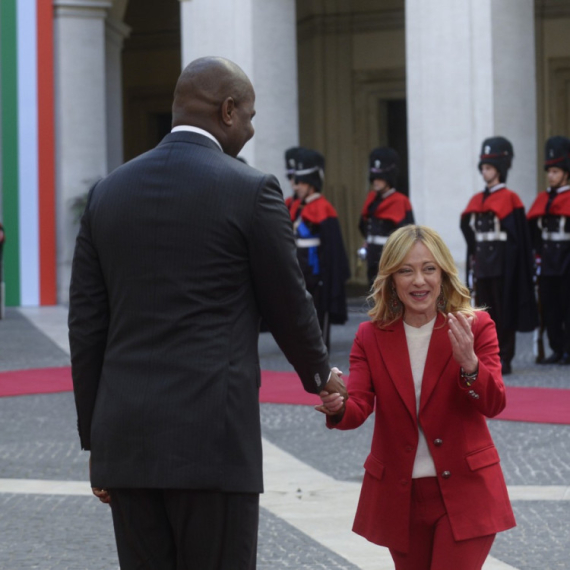 Đorđa Meloni neočekivano reagovala na predsednika Mozambika: Prasnula u smeh FOTO/VIDEO