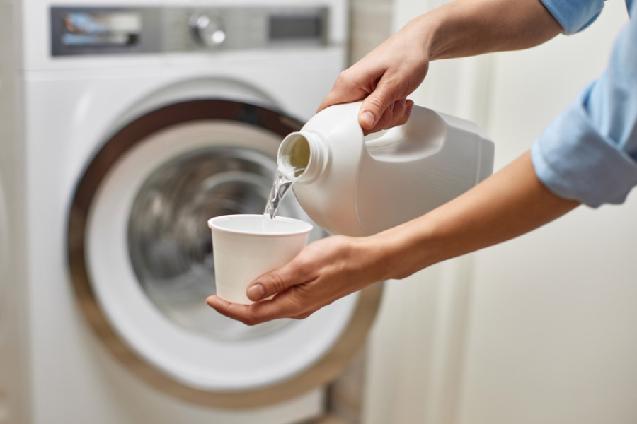 Mašina za pranje veša biće kao nova – ako u nju sipate ovu tečnost iz kupatila