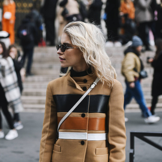 Modni trik Francuskinja: Ne košta vas ništa, a u trenu podiže kombinaciju FOTO