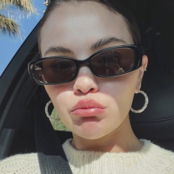 Selenu Gomez pitali kako brije brkove, a odgovor ni u snu nisu očekivali – oduševila je