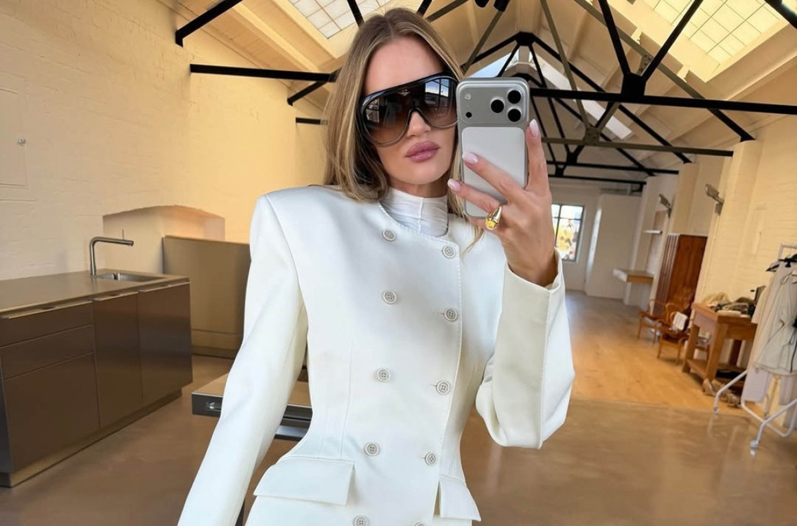 Haljina iz 80-ih postala neočekivani hit za praznične žurke FOTO