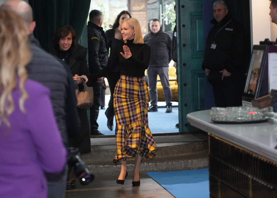 Jelena Rozga sve lepša i zgodnija: O njenoj suknji ne prestaje da se priča FOTO