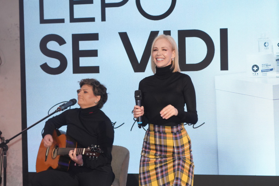 Jelena Rozga sve lepša i zgodnija: O njenoj suknji ne prestaje da se priča FOTO