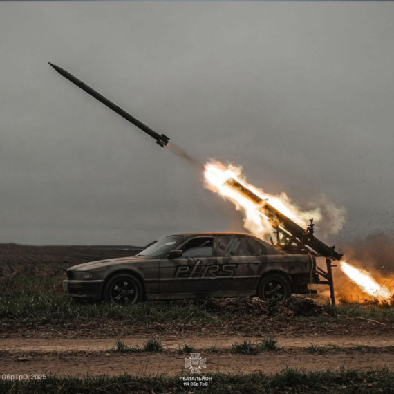 Ukrajinci pretvorili BMW Serije 7 u lanser raketa FOTO/VIDEO