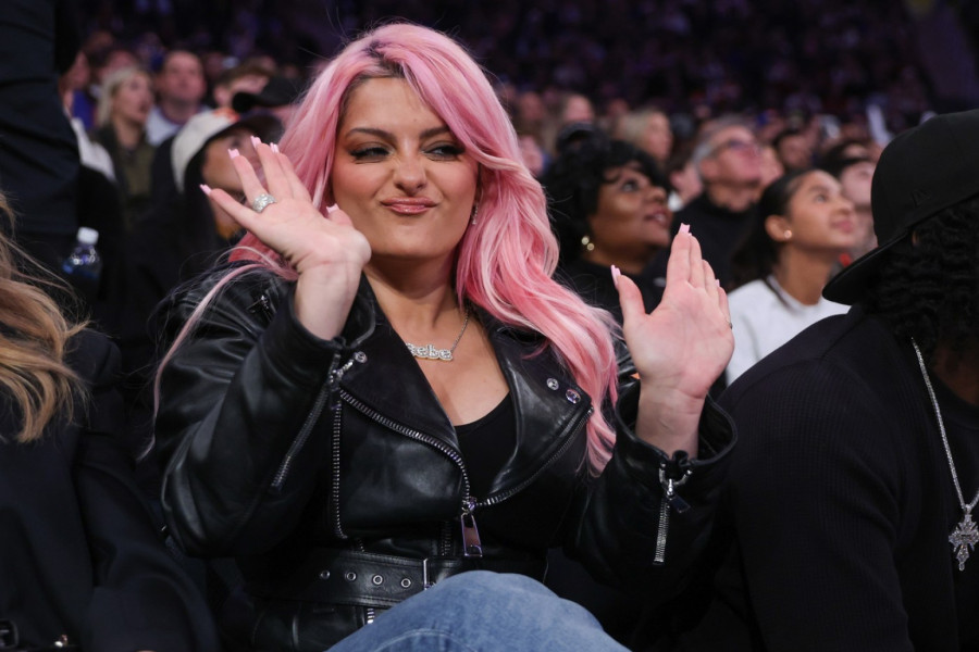 Slavna Albanka zamolila fanove da joj nađu dečka: Evo koji su uslovi FOTO