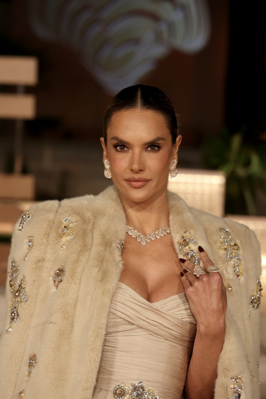 Ne zovu je džabe vatrena Brazilka: Nosi minić i kad je napolju minus FOTO