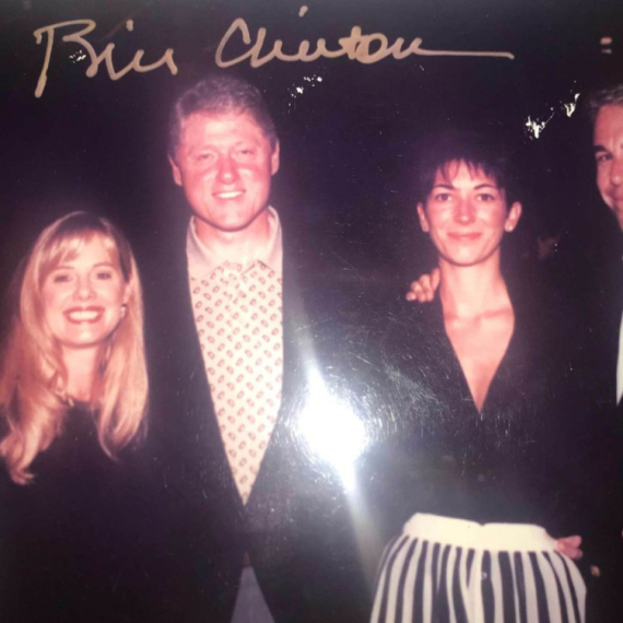 Objavljene nove skandalozne Epstajnove fotografije: Isplivala i ponuda o "prodaji" devojke FOTO