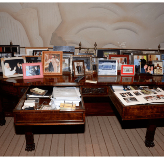 FBI pronašao više od milion novih Epstajnovih dokumenata: Uskoro će biti objavljeni FOTO