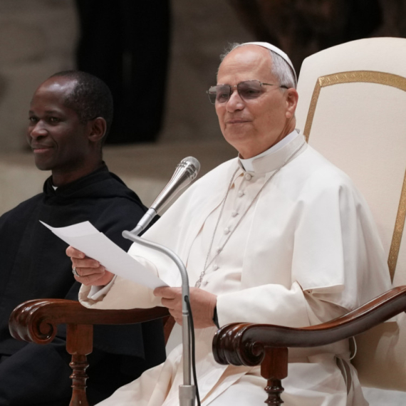 "Sveti Oče, šta radite to?"; Papu zatekli na neverovatnom mestu usred noći