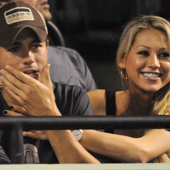 Ana Kurnjikova (44) se porodila: Stigla četvrta "najlepša beba na svetu" FOTO