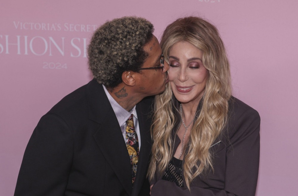 Veza sa 40 godina mlađim joj je ispeglala lice: Kako je moguće da ovako izgleda VIDEO