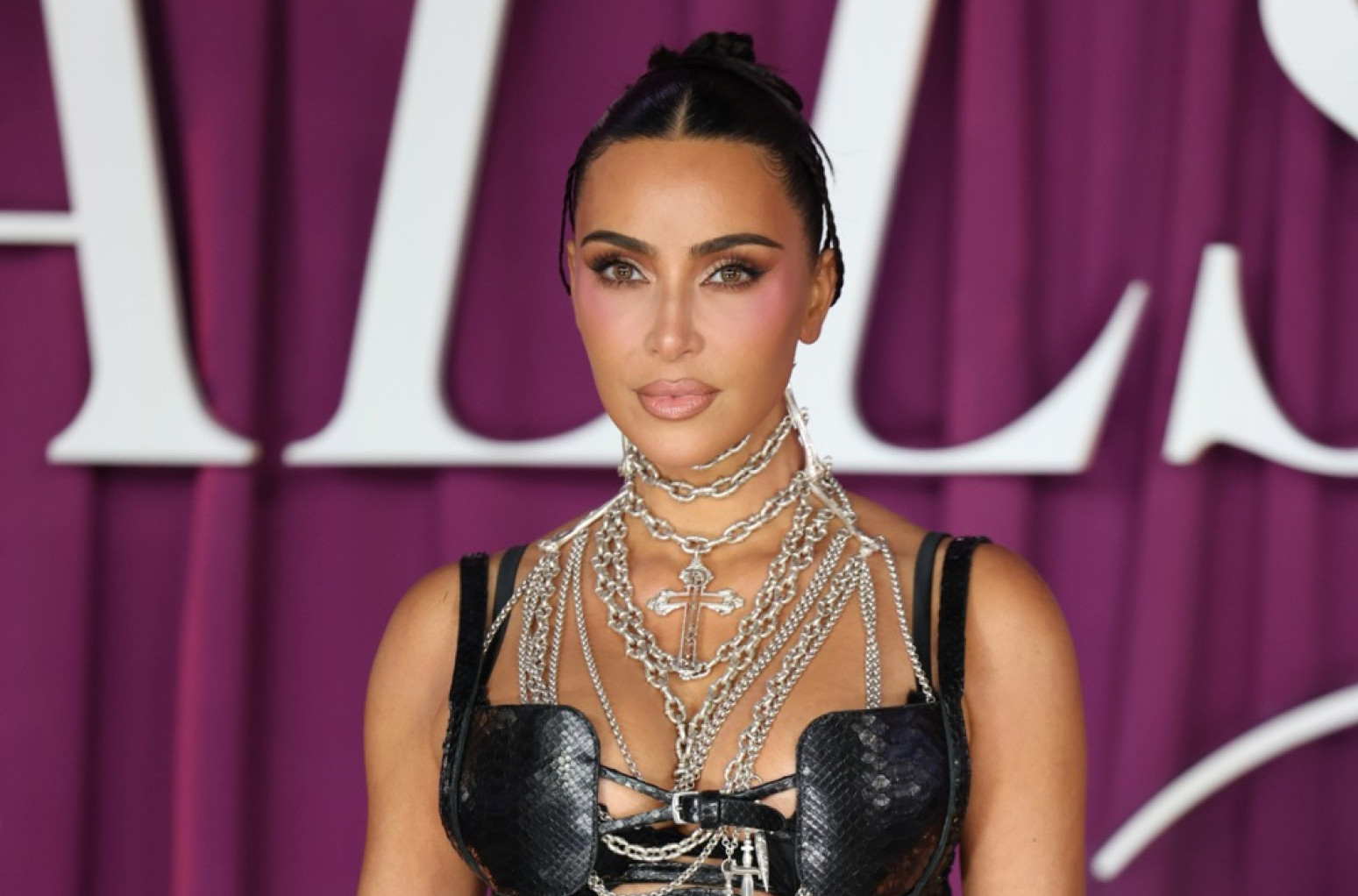 Kim Kardašijan stalno ismevaju kao majku: Fotkom sa decom je svima odbrusila FOTO