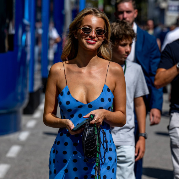 Seksi fotke lepe Magi su glavna tema: "Ti u bikiniju – ono što želim za Božić" FOTO