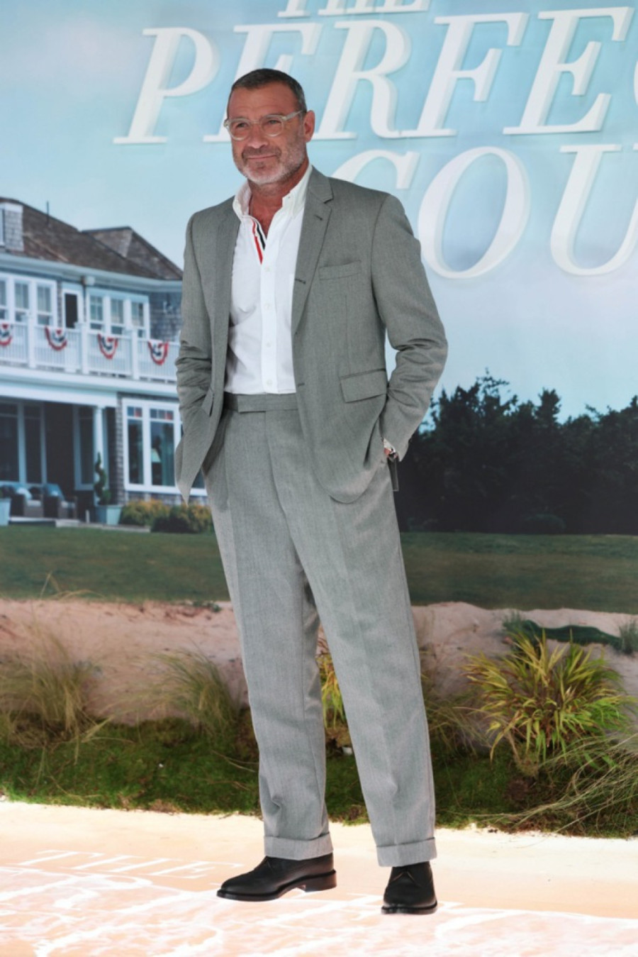 Slavni glumac se skinuo i pokazao savršenu formu: A samo što je izašao iz bolnice FOTO